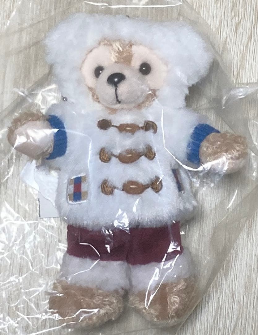 【新品未使用】ダッフィー 2019 ウィンターホリデー　ぬいぐるみバッジ