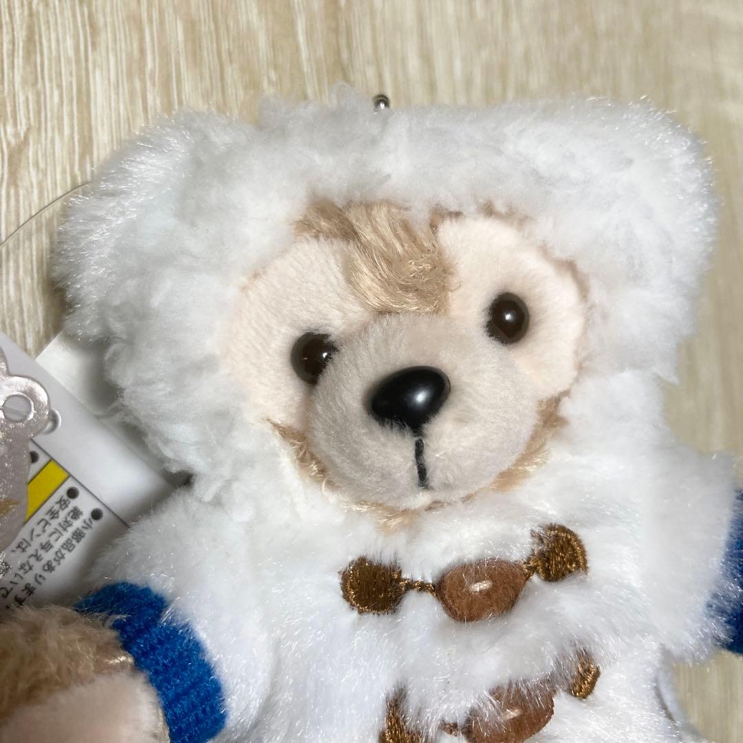 【新品未使用】ダッフィー 2019 ウィンターホリデー　ぬいぐるみバッジ