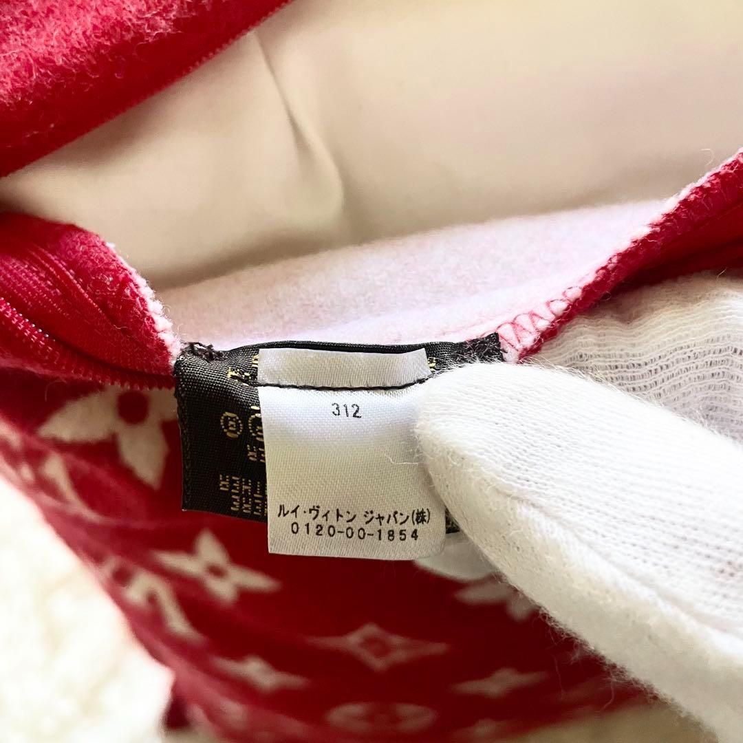 新品未使用　LOUIS VUITTON　×　supureme　コラボ　クッション