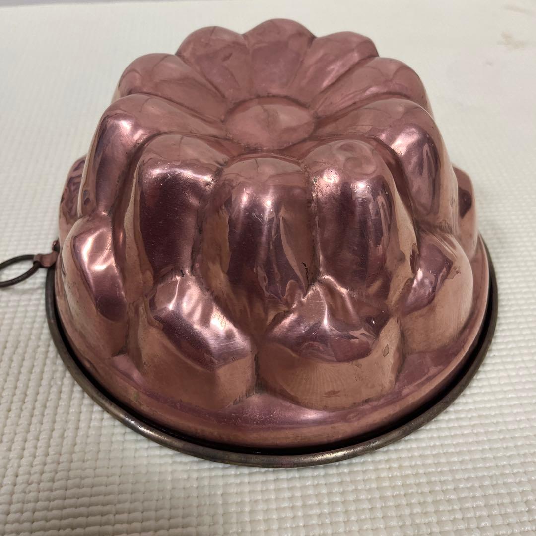 フランスアンティーク銅製花型モールド　直径約22センチ　吊り下げ用リング付き