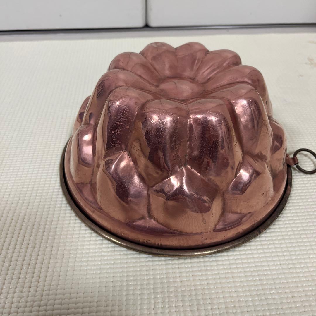 フランスアンティーク銅製花型モールド　直径約22センチ　吊り下げ用リング付き