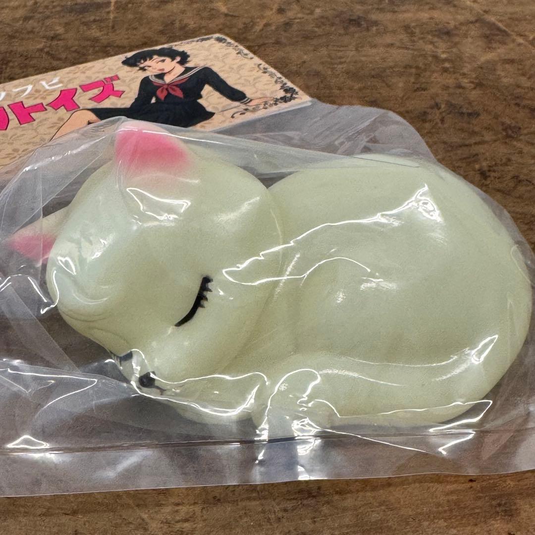 ピンクトイズ　官能ソフビ　裏春猫（蓄光）　ろくろ首素体　2体セット