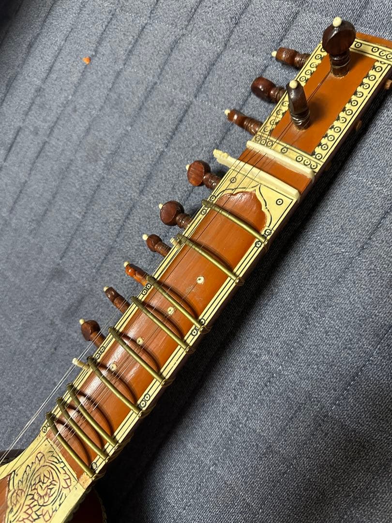 シタール　ミニシタール　民族楽器　ギター　ベース　ドラム　sitar インド楽器