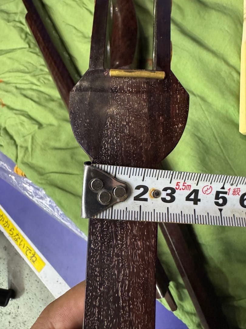 高級三味線 紫檀 天然素材 子持ち綾杉胴 一本溝 金ホゾ 細棹 猫皮 和楽器