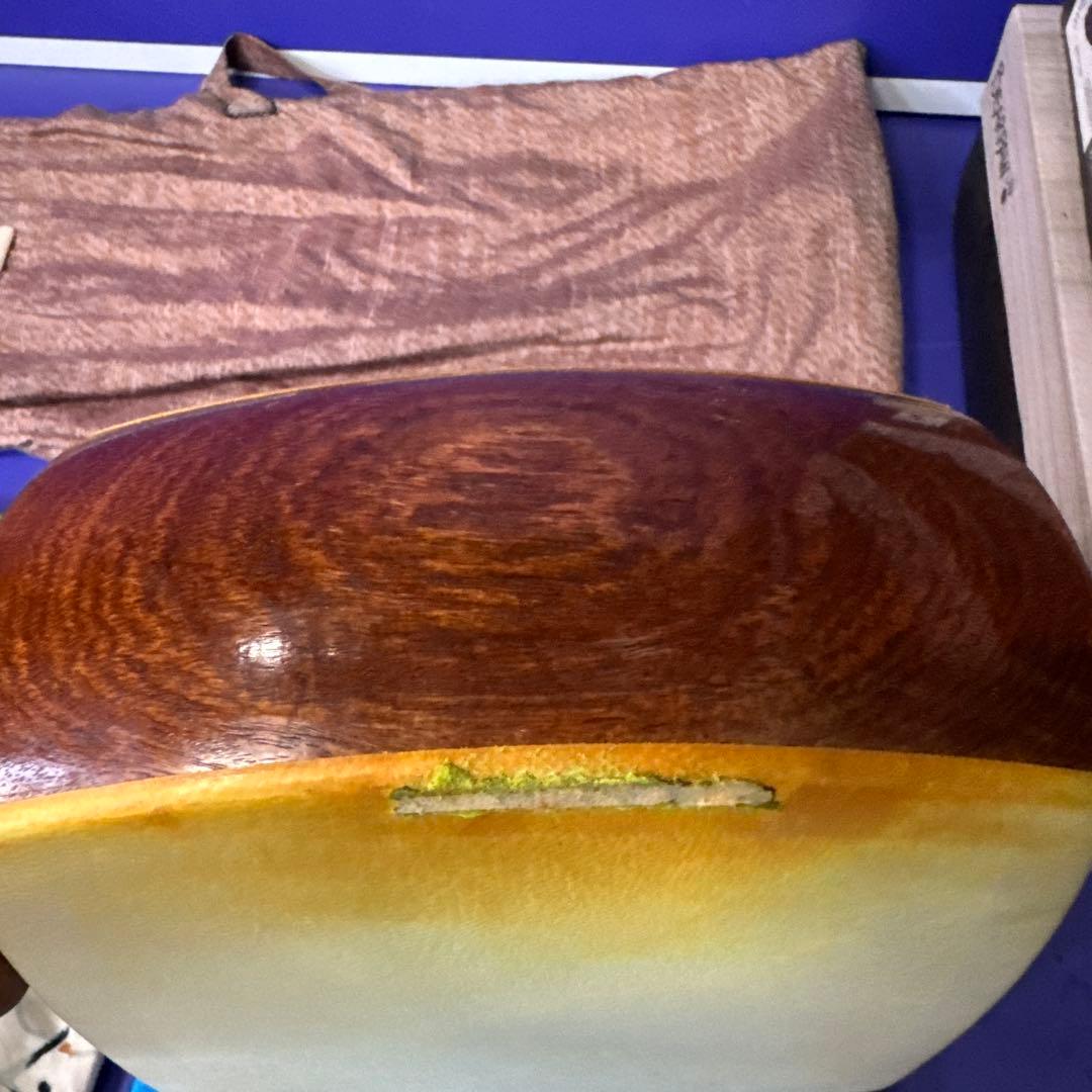 高級三味線 紫檀 天然素材 子持ち綾杉胴 一本溝 金ホゾ 細棹 猫皮 和楽器