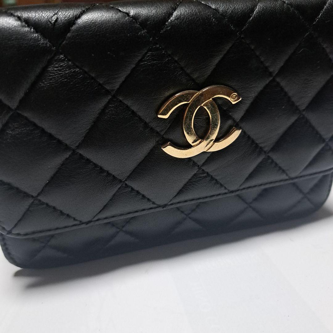 CHANEL ブラックレザーミニ ショルダー（ウエスト）バッグ（ポーチ）