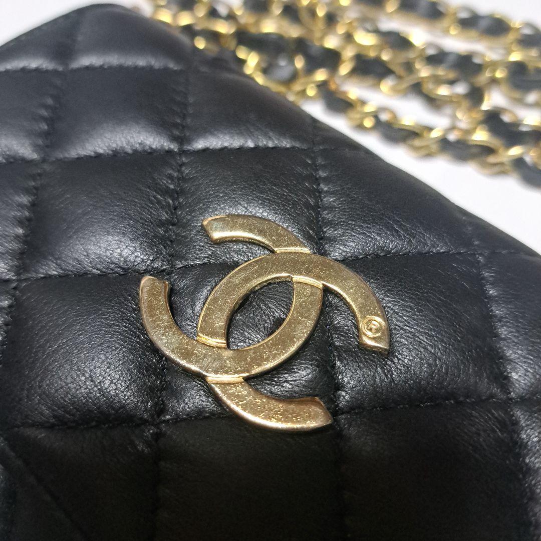 CHANEL ブラックレザーミニ ショルダー（ウエスト）バッグ（ポーチ）