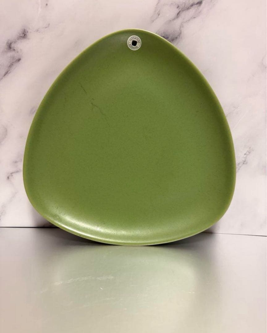  グリーンのプレートと三角プレート　廃番