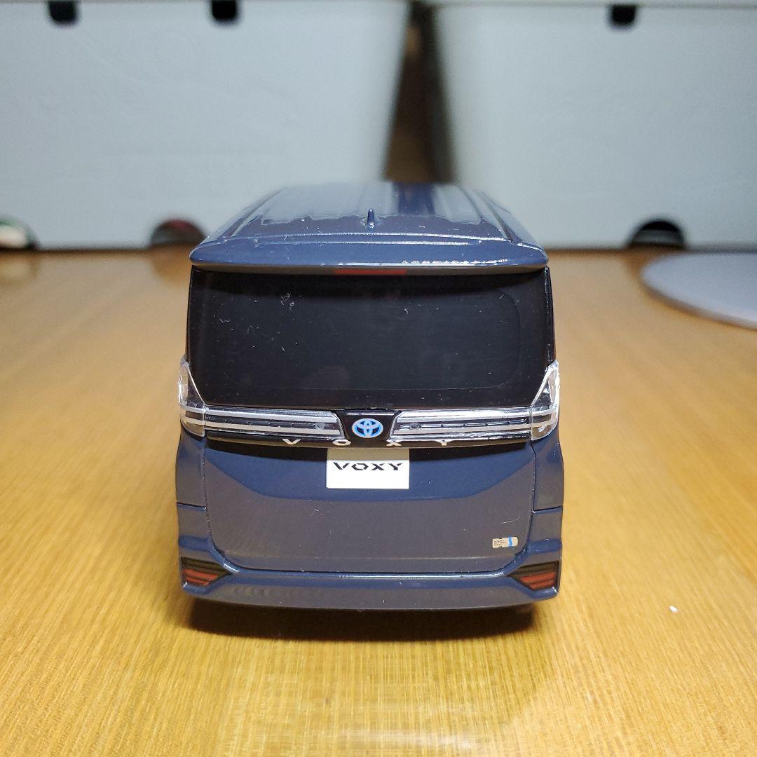 トヨタ VOXY ダークブルー ミニカー