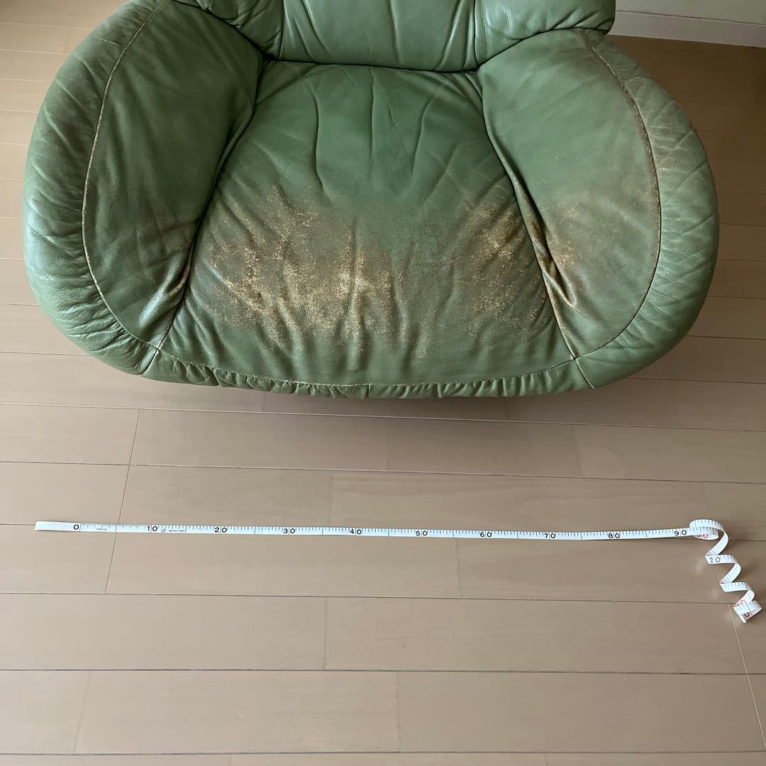 カリモク　緑色 レザー 回転式ソファ　たのめる便　送料込み　匿名発送