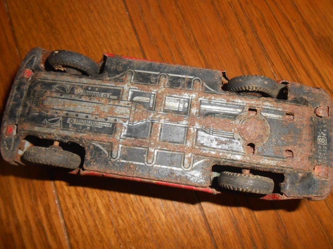 【アイコナ】ブリキカー　ダットサン　（昭和レトロ）