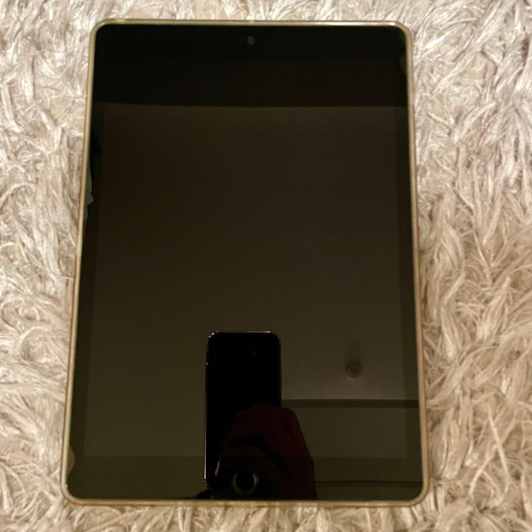 美品★iPad 第7世代 Wi-Fi 32GB シルバー ケース&フィルム付き