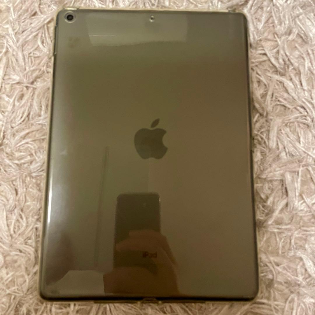 美品★iPad 第7世代 Wi-Fi 32GB シルバー ケース&フィルム付き