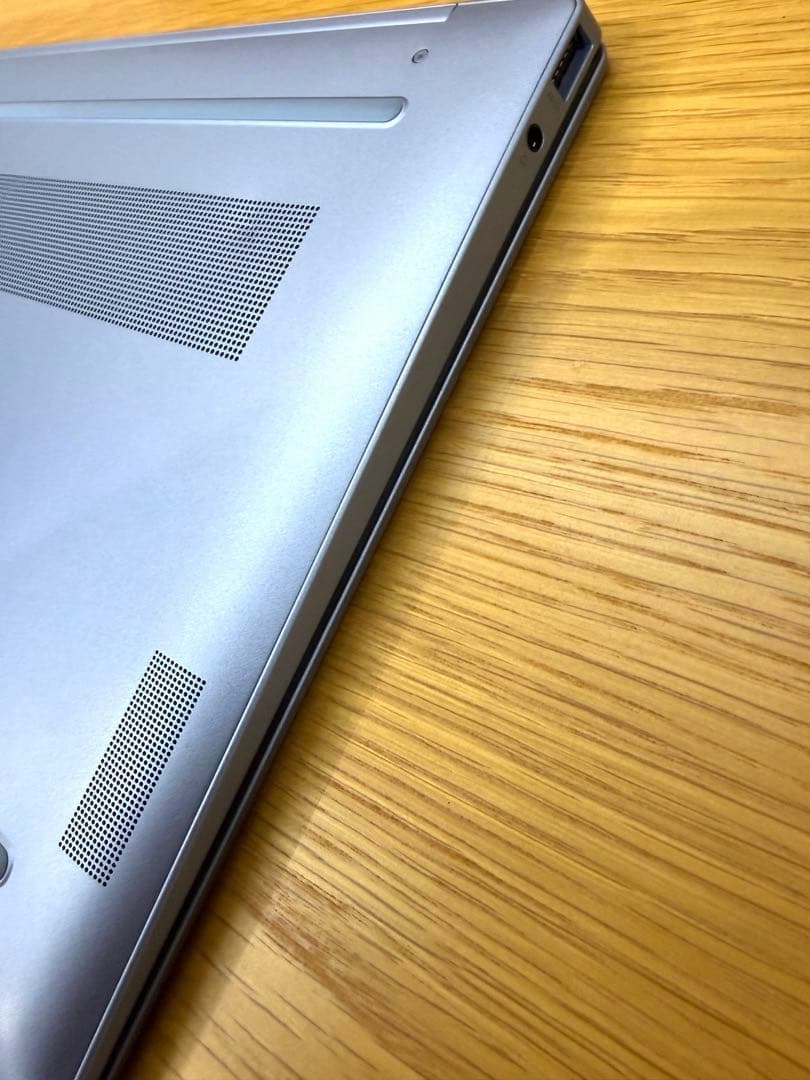 【美品】HP Pavilion Aero 13-bg0012AU スカイブルー