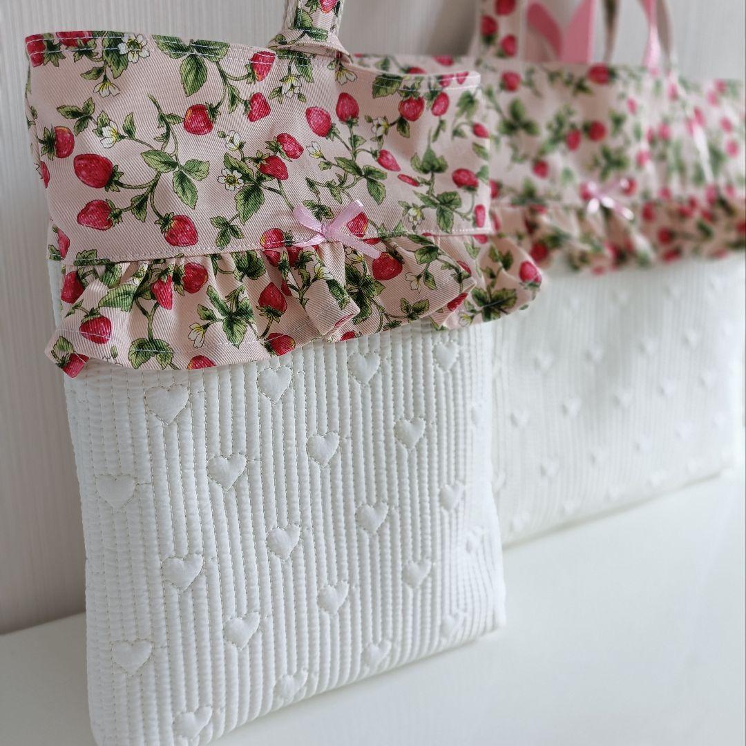 39.レッスンバッグ 2点セット リボン フリル いちご ピンク/オフホワイト