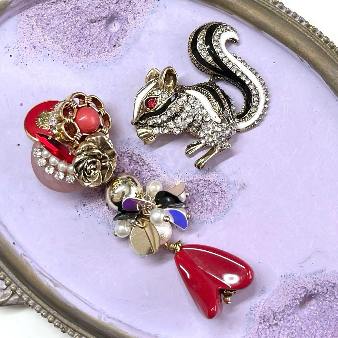 76 ブローチシリーズリスちゃん　ハンドメイド　ピアスorイヤリング