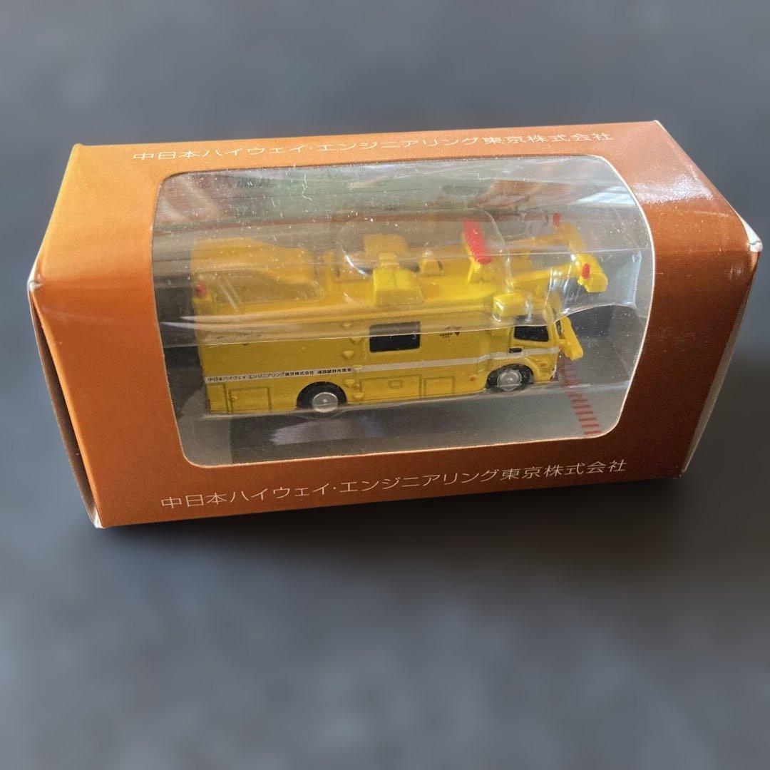 NEXCO ハイウェイパトロールカー 1:60 一台だけ箱はありません。