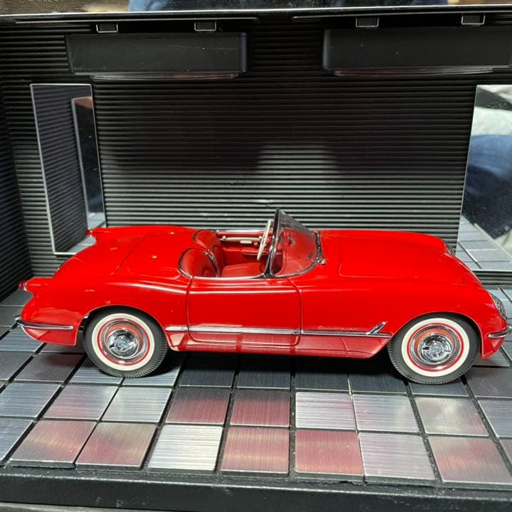 激レア入手困難！未展示品 オートアート 1/18 シボレー コルベット 1954
