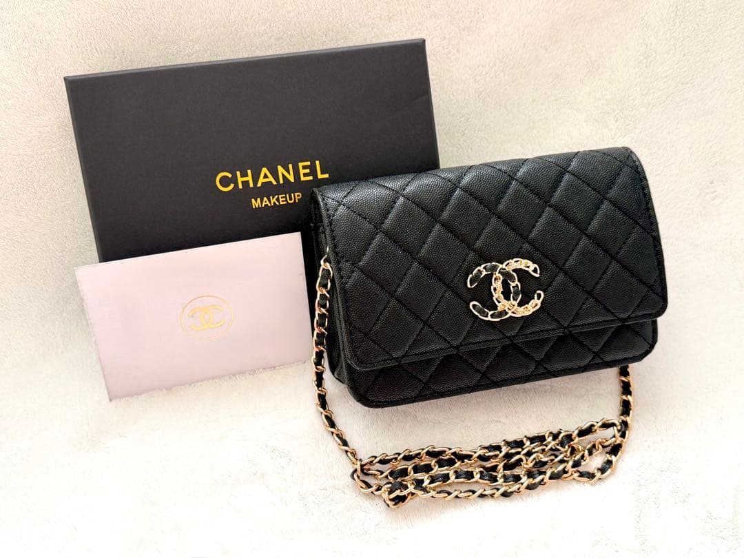 rira　CHANEL ノベルティ ショルダーバッグ チェーンウォレット