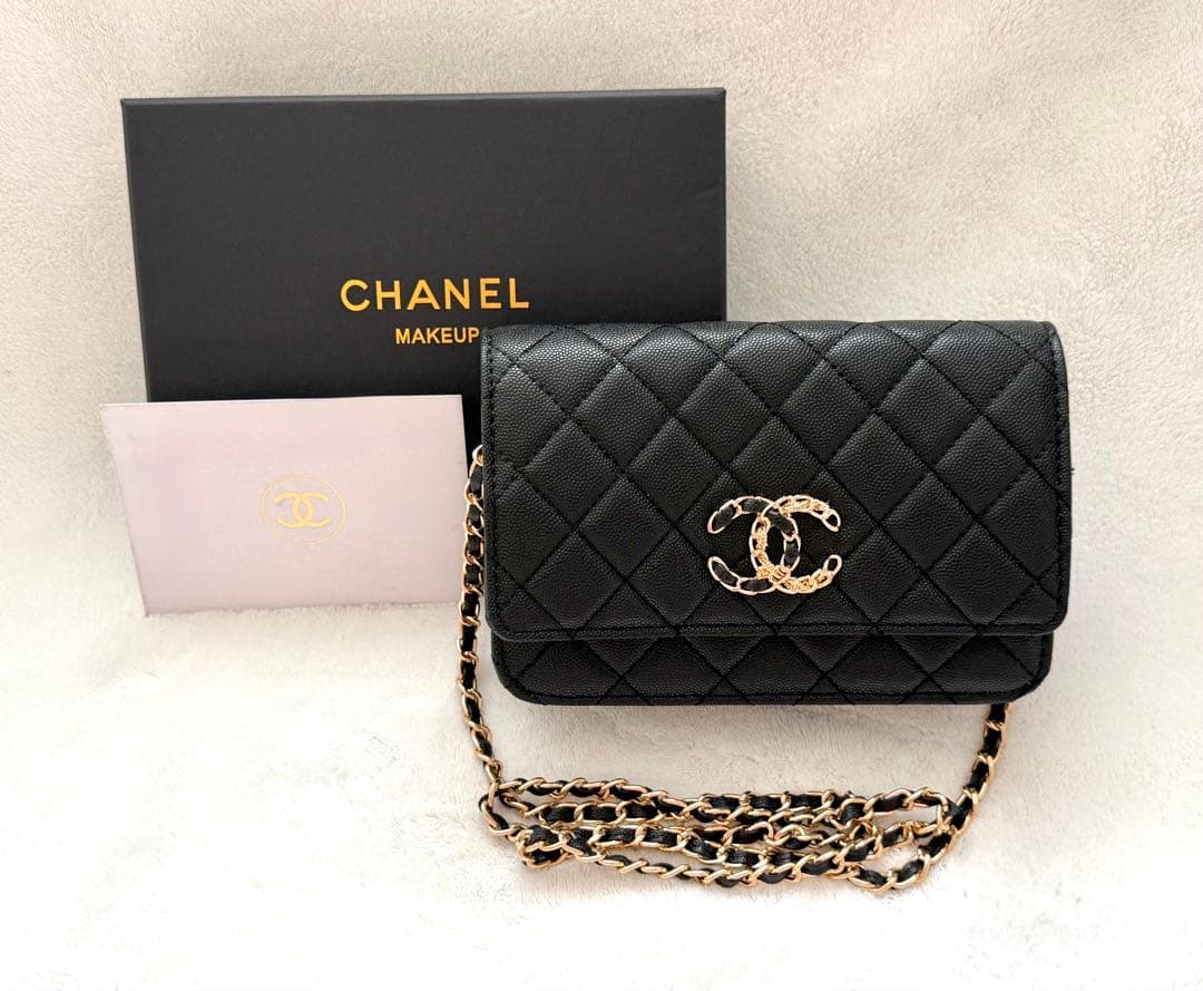 rira　CHANEL ノベルティ ショルダーバッグ チェーンウォレット