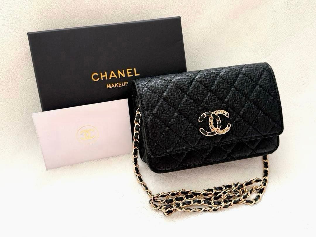 rira　CHANEL ノベルティ ショルダーバッグ チェーンウォレット