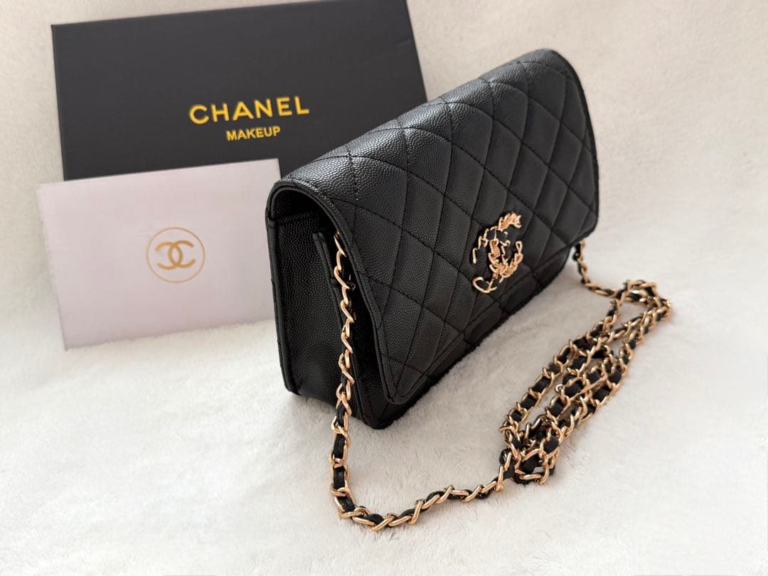 rira　CHANEL ノベルティ ショルダーバッグ チェーンウォレット