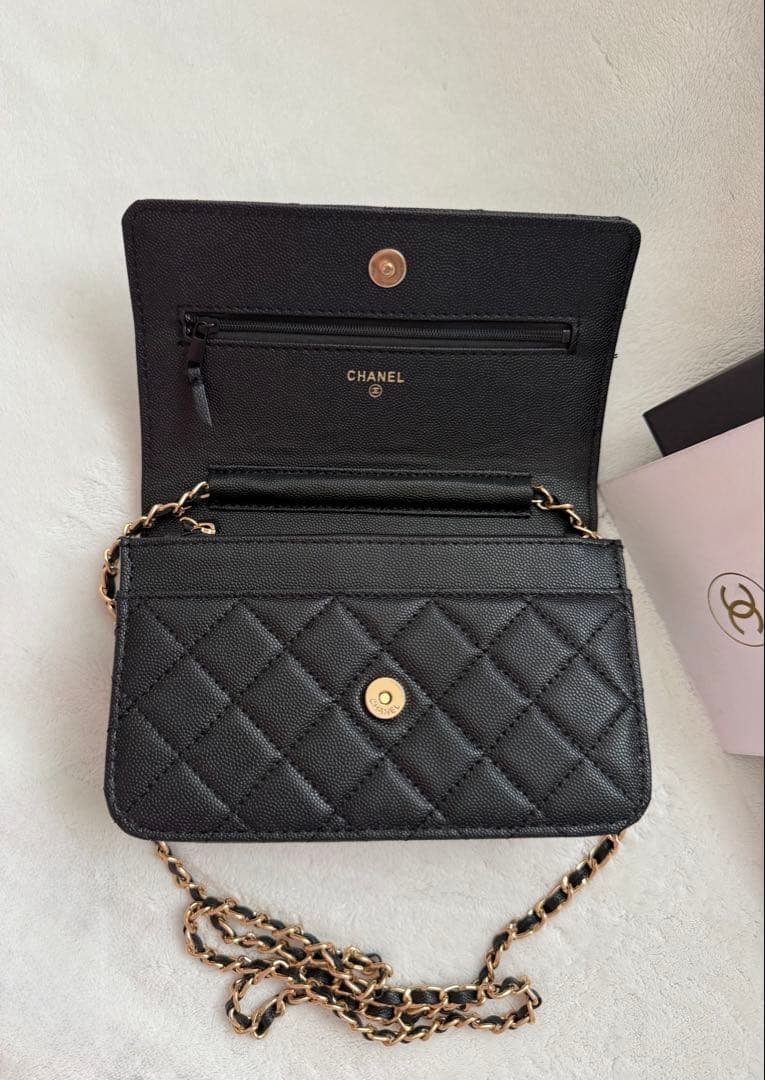 rira　CHANEL ノベルティ ショルダーバッグ チェーンウォレット