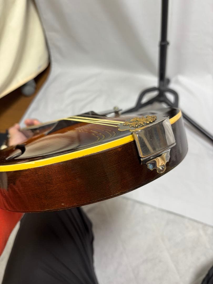 Gibson A-40 (または過渡期の A-50) (戦前1940年代？）