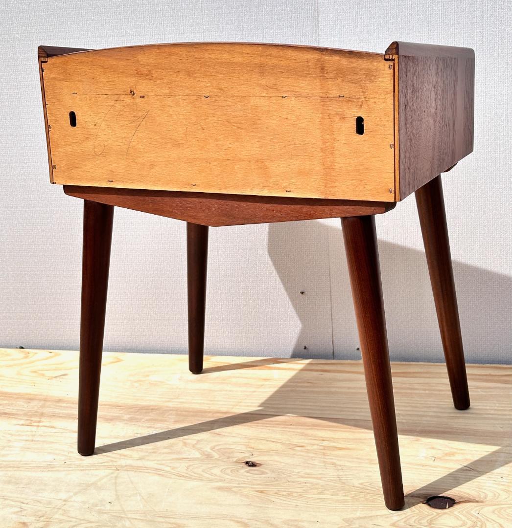 デンマークビンテージ　Danish　輸入家具　サイドチェスト　キャビネット