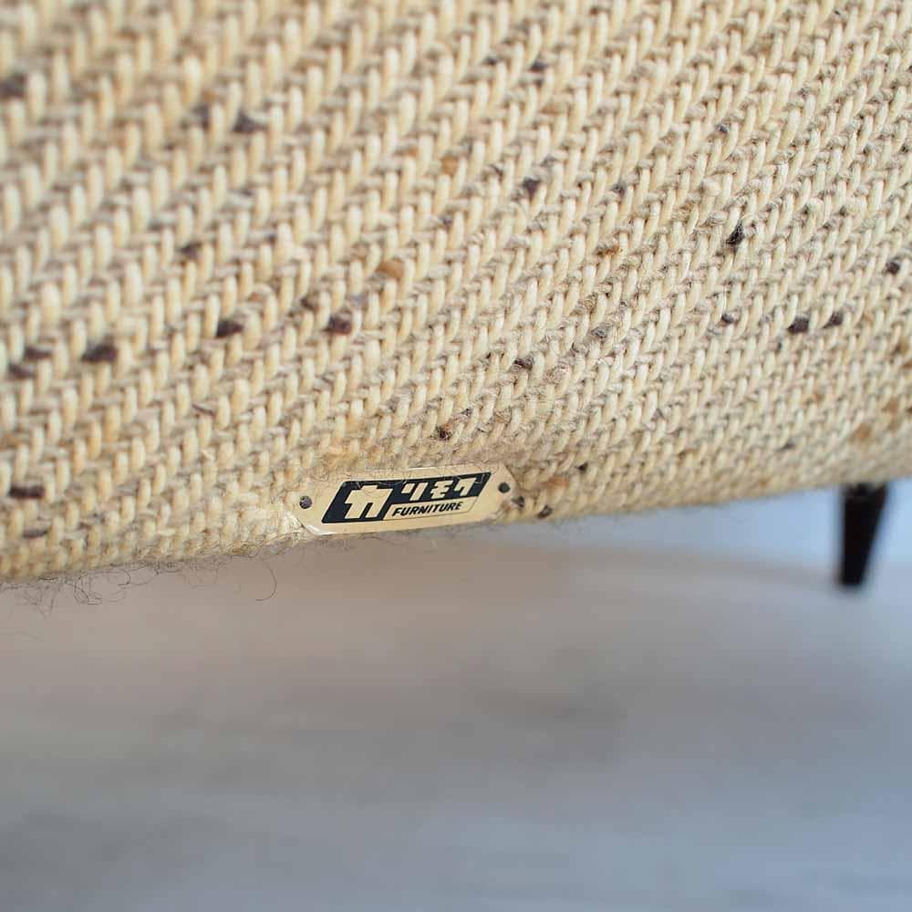 オールドカリモク 2人掛けソファ アームチェア 木肘 ビンテージ ZR24194