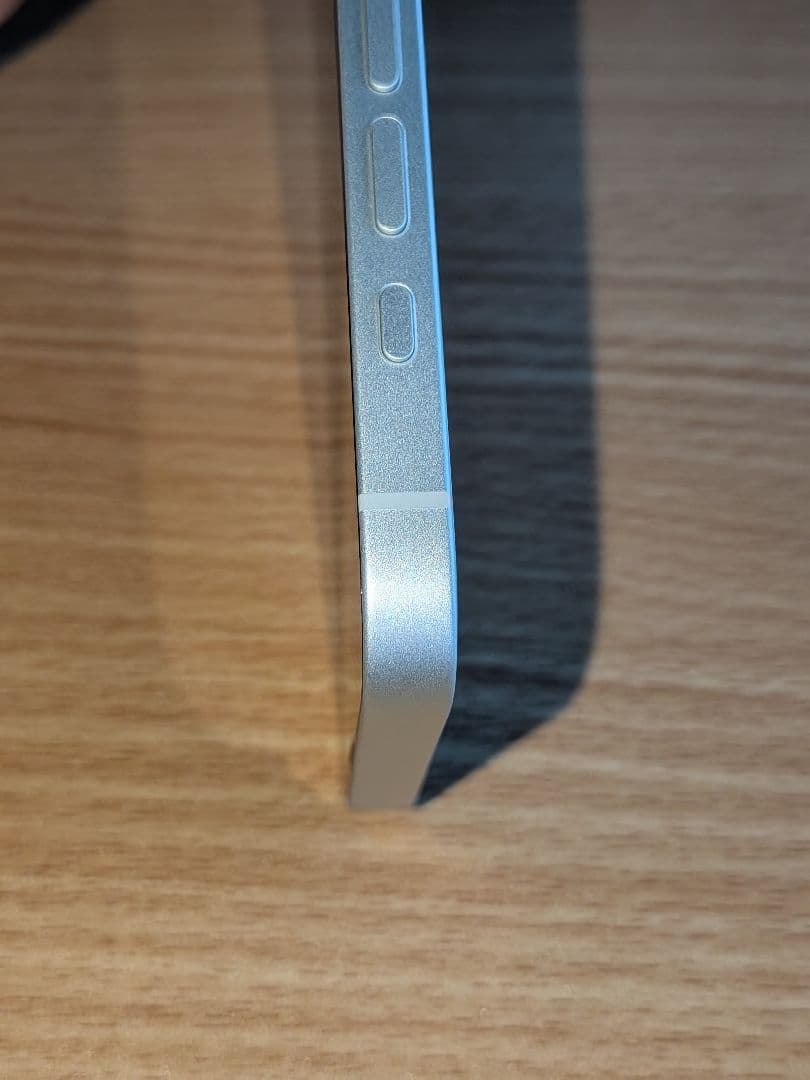 iPhone 16e 128GB SIMフリー ホワイト本体＋アクセサリーセット