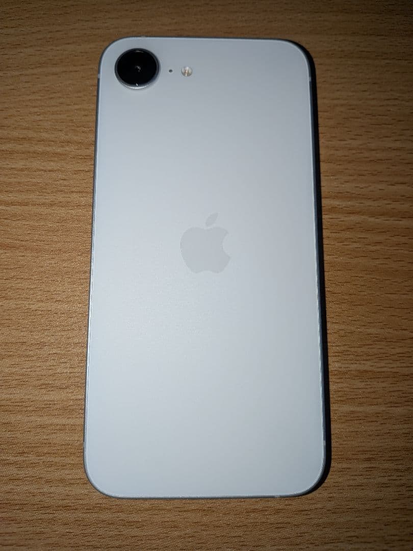 iPhone 16e 128GB SIMフリー ホワイト本体＋アクセサリーセット