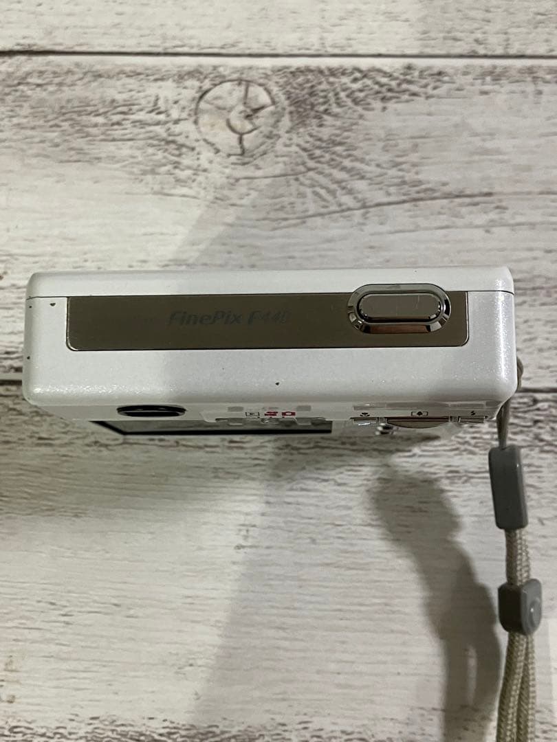 FUJIFILM FinePix F440 コンパクトデジタルカメラ
