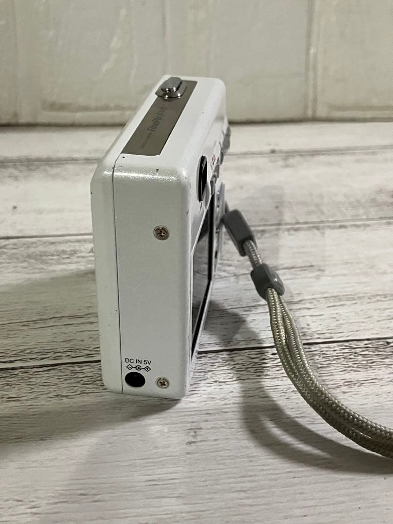 FUJIFILM FinePix F440 コンパクトデジタルカメラ