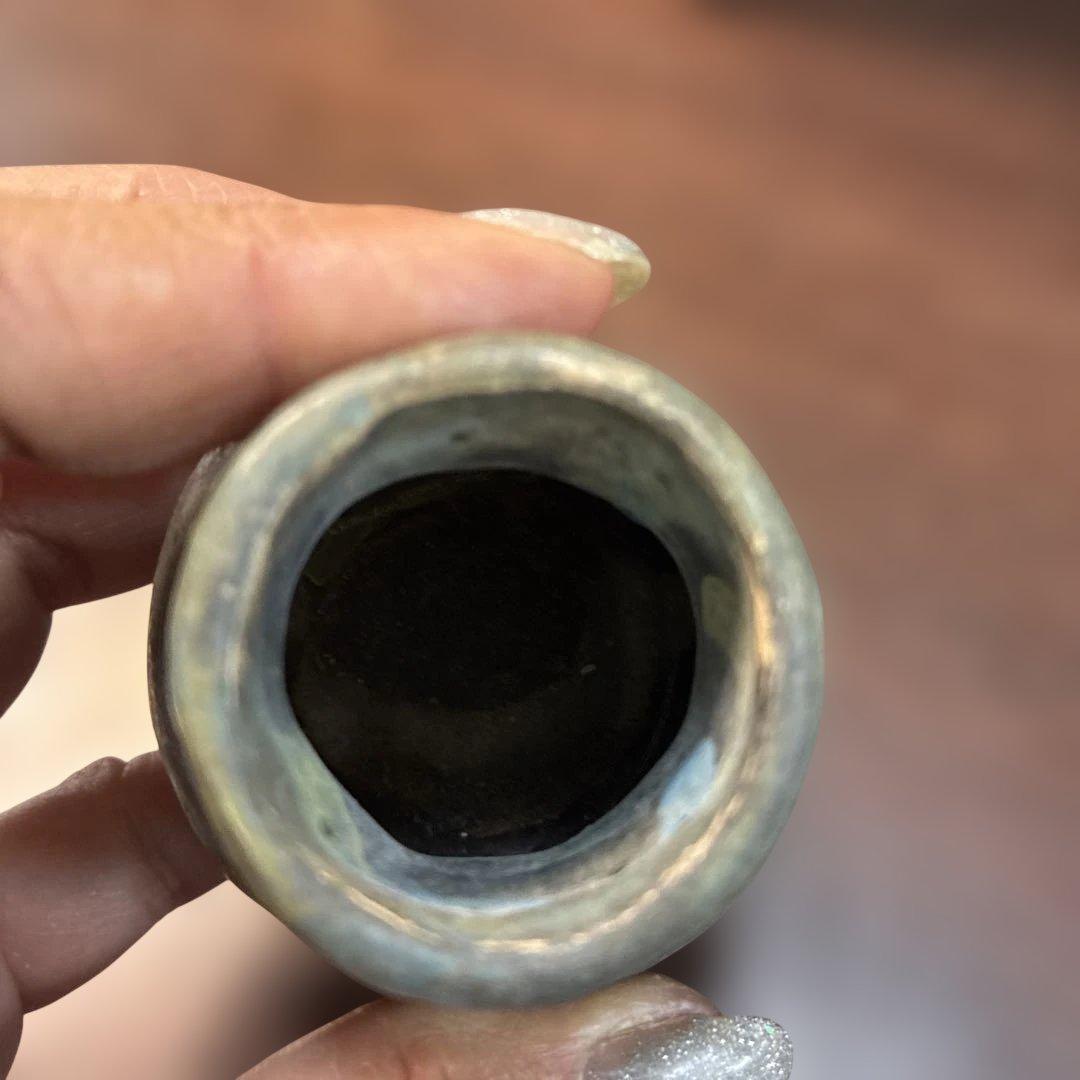 青灰色の小型壺