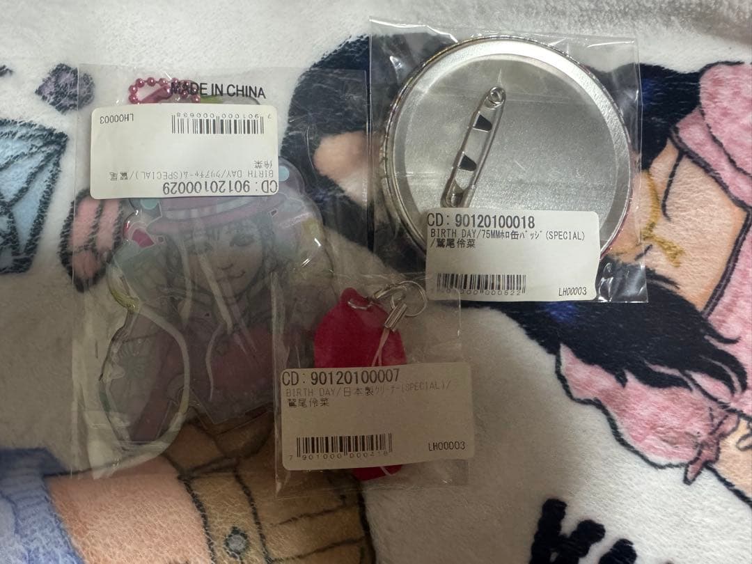 鷲尾伶菜 伶 バースデー 缶バッジ クリーナー アクリルキーホルダー3点セット