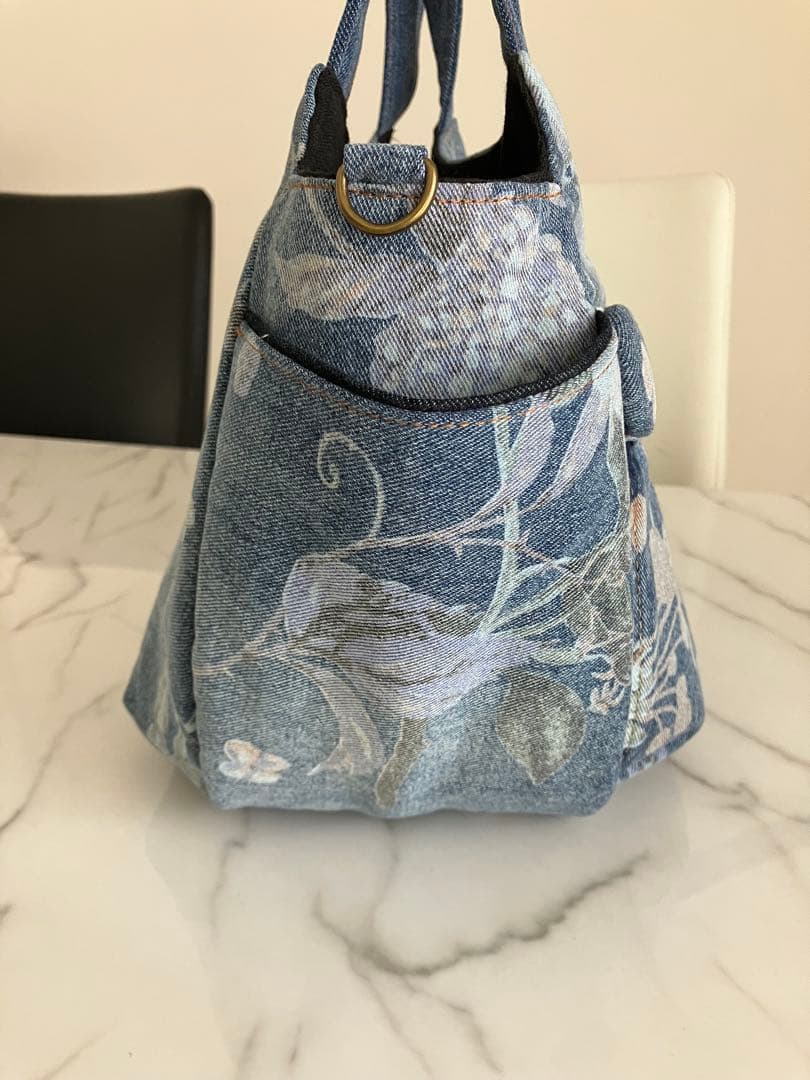 873 kurumi大きめ花柄デニムリメイクバック　ハンドメイド