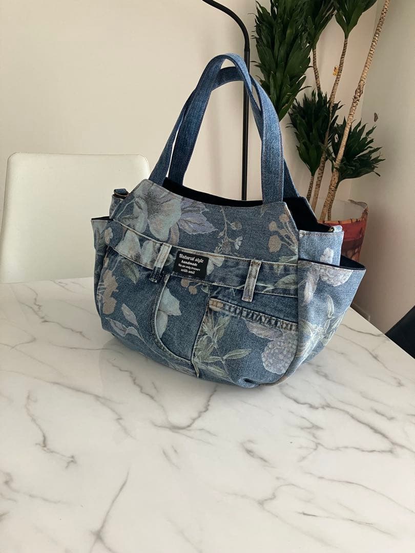 873 kurumi大きめ花柄デニムリメイクバック　ハンドメイド