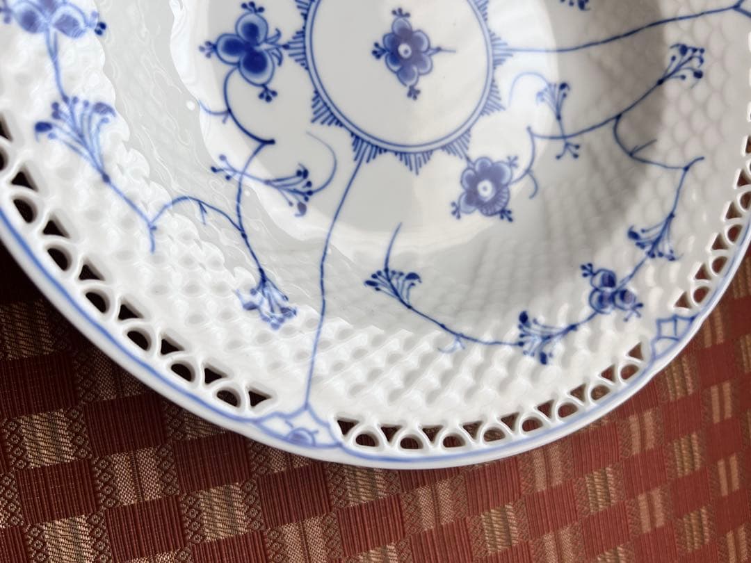 ロイヤルコペンハーゲン ブルーフルーテッド レース 飾り皿 25cm