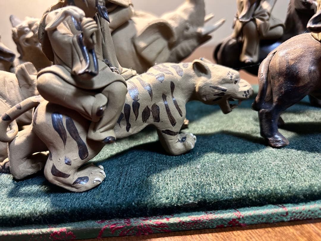 中国美術　工芸品 石湾人形　神獣八仙　(大)