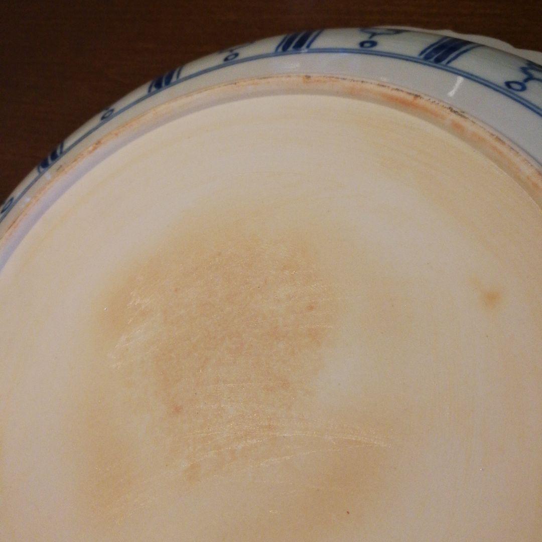 大皿　青い染付が特徴的な陶器の皿