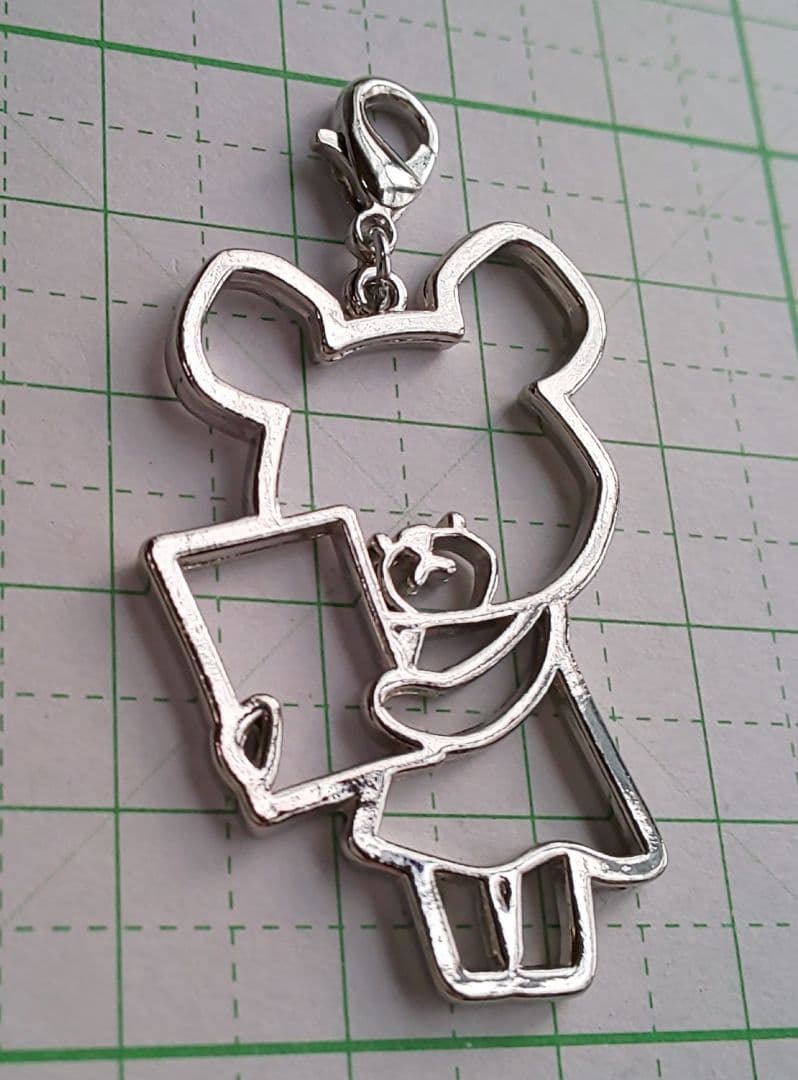 HM　ファスナーチャーム　ジップアクセサリー　シルバー　ジャッキーちゃん