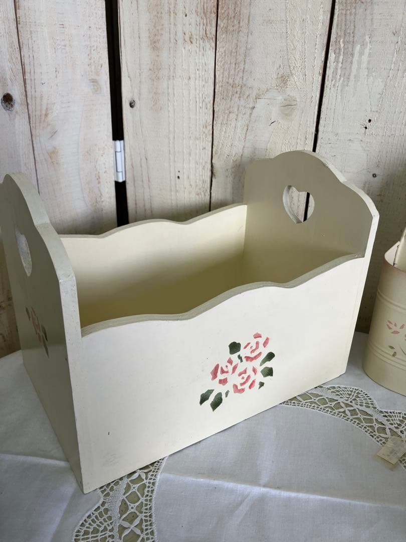 マニー福袋B 木製収納BOXとマニーローズマグプレート食器とティンアルメット缶