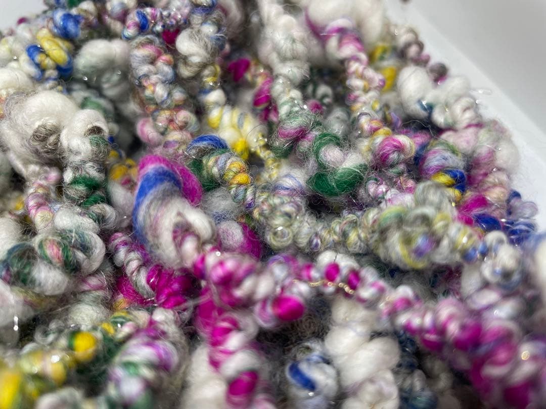 アートヤーン(235)  約54g  1544円