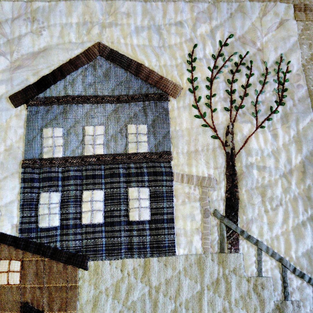 ハウスのパッチワークタペストリー【73】ミステリーキルト①③