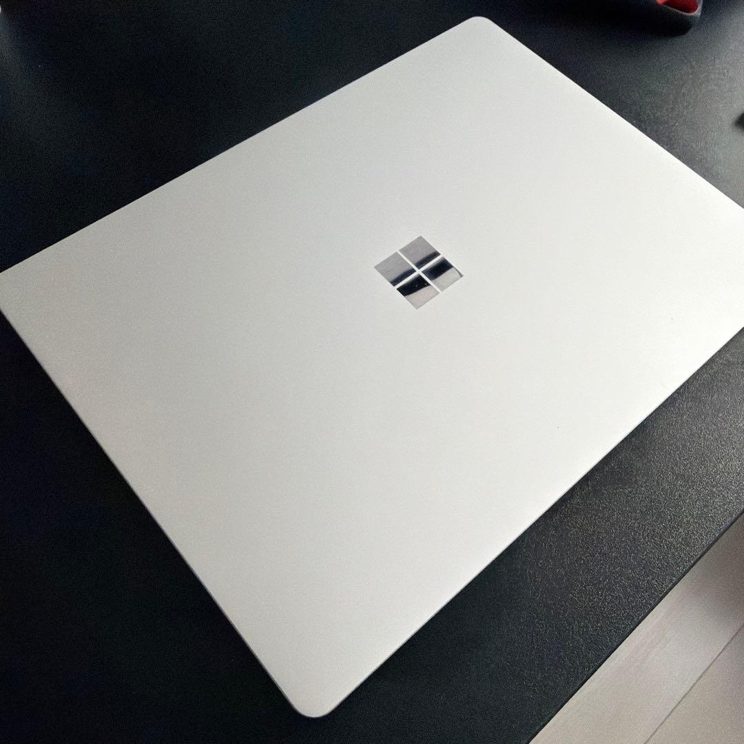 【本日0時まで】Microsoft Surface Laptop go グレー