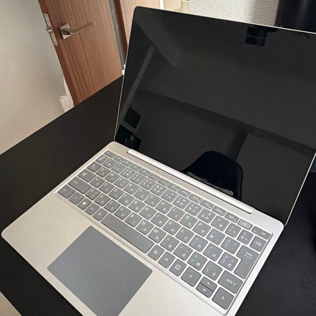 【本日0時まで】Microsoft Surface Laptop go グレー