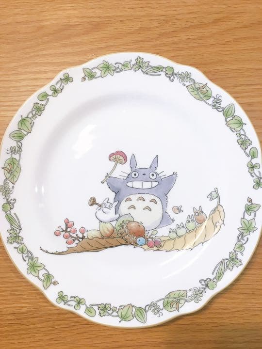 ノリタケ　トトロのお皿4枚セット