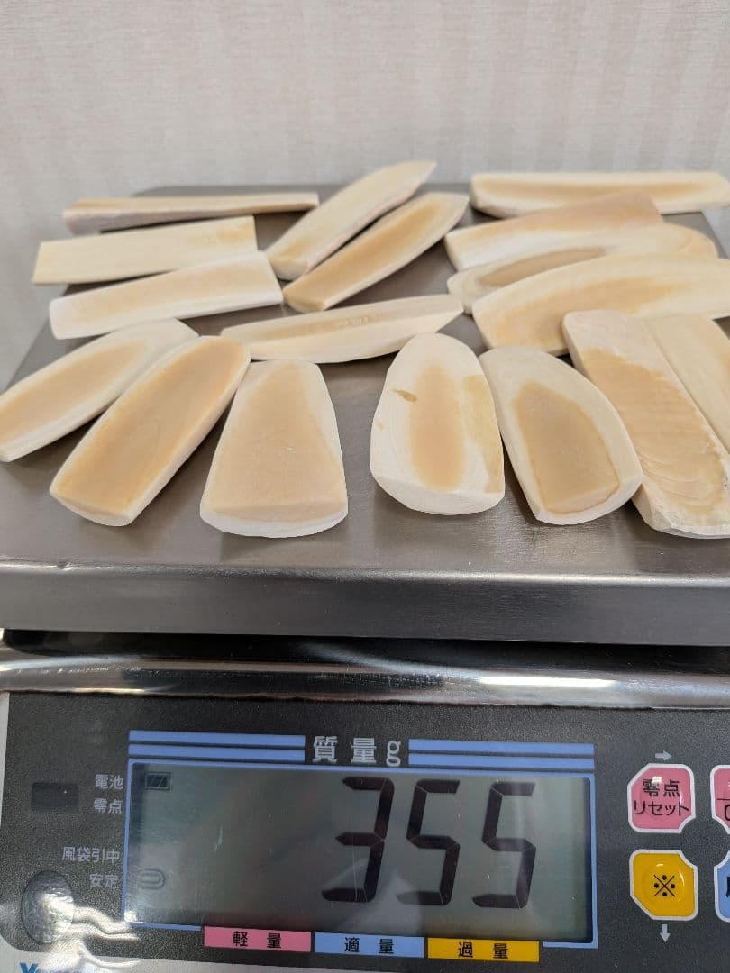 マッコウ鯨　本物荒削り済み立て切り