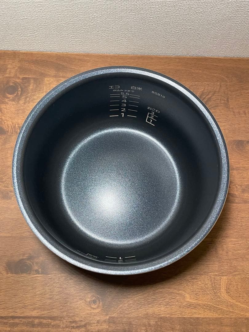 【美品】タイガー マイコン炊飯ジャー （5.5合炊き） JBH-G102W